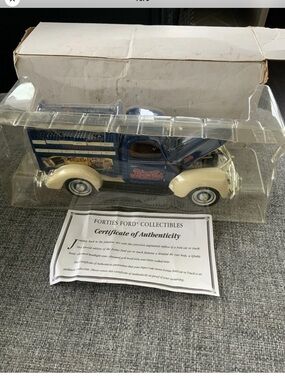 Vintage PEPSI COLA DELIVERY 1940 FORD DIECAST TRUCK STILL IN ORIGINAL BOX W/COA